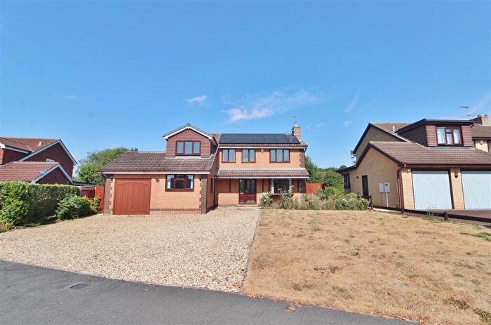 5 Bedroom Detached House For Sale In Maplewood Close, Grantham, NG31