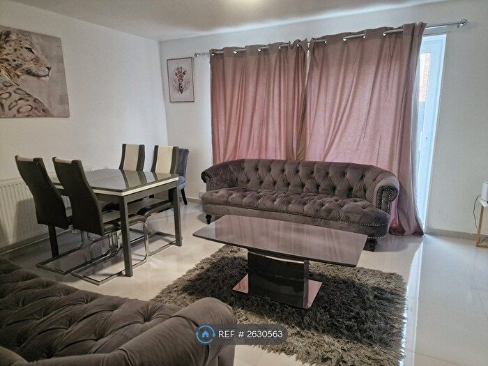 3 Bedroom End Of Terrace House To Rent In Hudson Place, London, SE18