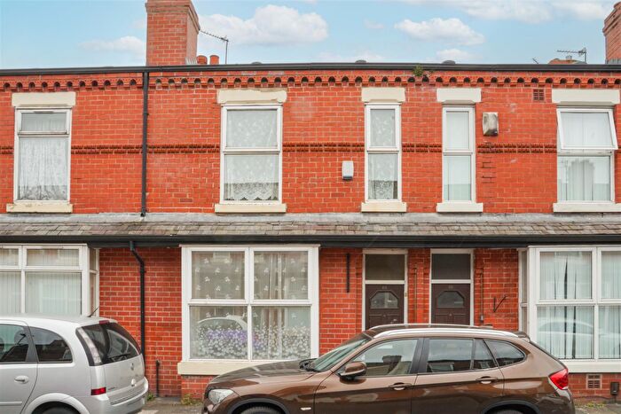 3 Bedroom Terraced House For Sale In Hartington Street, Moss Side, M14