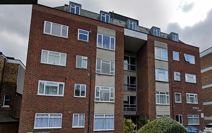 1 Bedroom Flat To Rent In Michelle Court, Torrington Park, London, N12