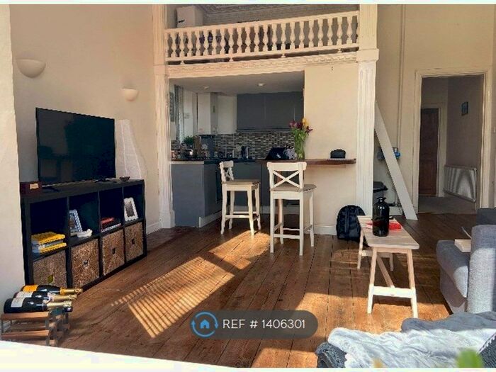 1 Bedroom Flat To Rent In Woodside Green, London, SE25