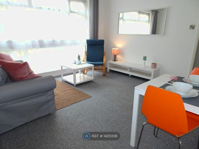 1 Bedroom Flat To Rent In Rushford Court, Manchester, M19