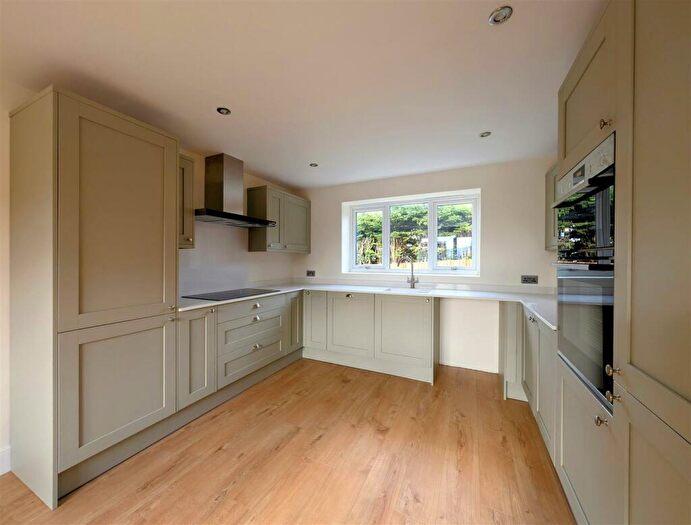 3 Bedroom Detached House For Sale In Woods Orchard Road, Tuffley, Gloucester, GL4