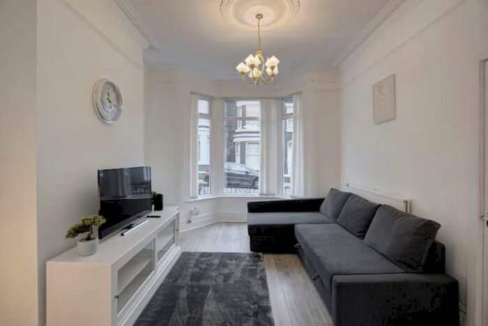 3 Bedroom Flat To Rent In Douglas Road, Liverpool, L4