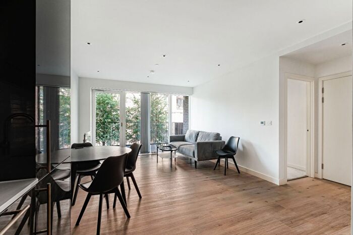 1 Bedroom Flat For Sale In Mary Neuner Road, Noel Park, N8