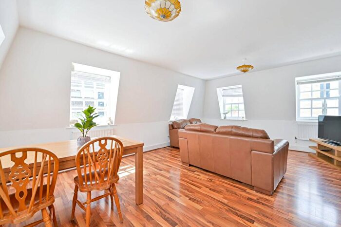 2 Bedroom Flat To Rent In Brunel Road, Rotherhithe, London, SE16