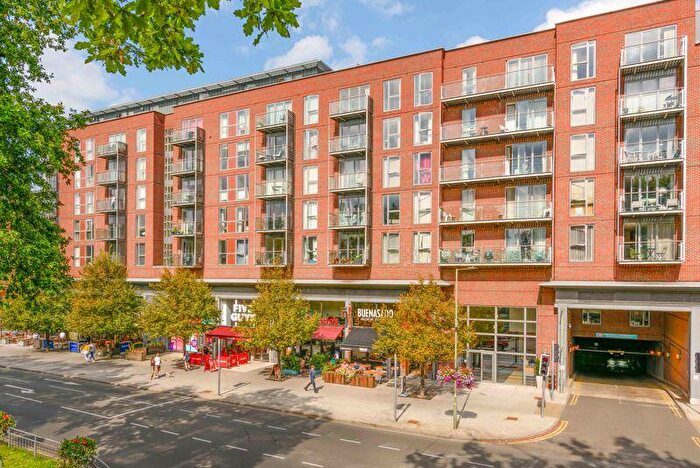 1 Bedroom Flat For Sale In The Heart, Walton-On-Thames, KT12