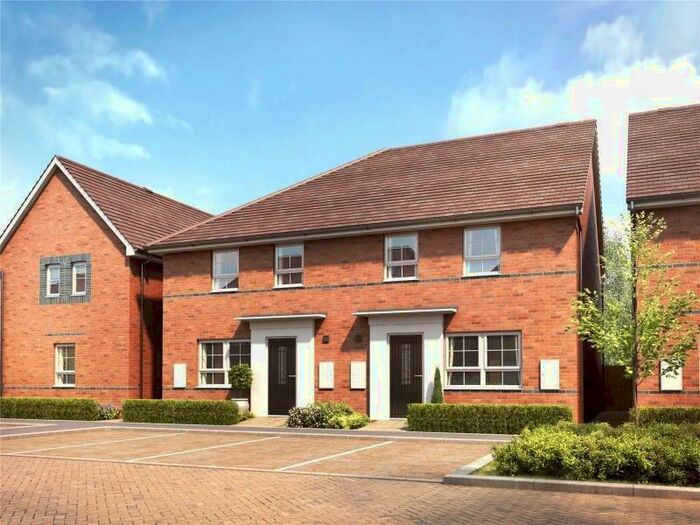 3 Bedroom House To Rent In Surrey, KT16