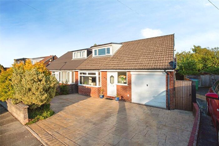3 Bedroom Bungalow For Sale In Newington Drive, Bury, Greater Manchester, BL8