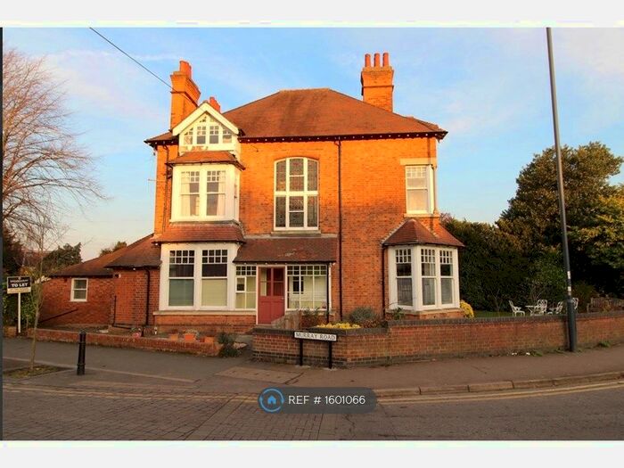 2 Bedroom Flat To Rent In Manor House, Rugby, CV21