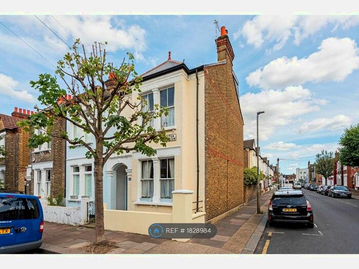 4 Bedroom End Of Terrace House To Rent In Byton Road, London, SW17