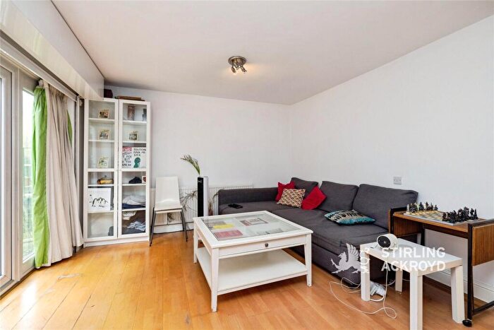2 Bedroom Apartment To Rent In Princelet Street, London, E1