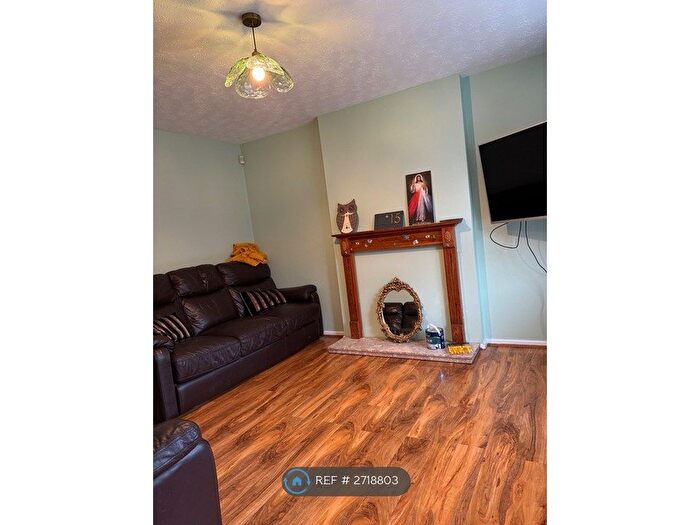 3 Bedroom Semi Detached House To Rent In Kelstern Close, Northwich, CW9