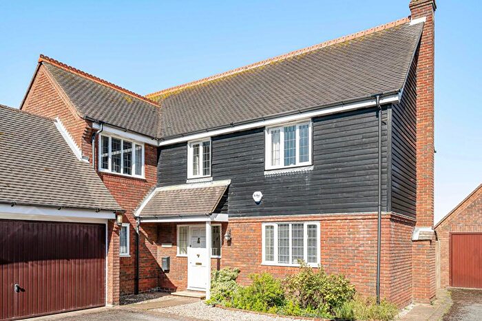 4 Bedroom Detached House For Sale In Lewknor Close, Lewknor, OX49