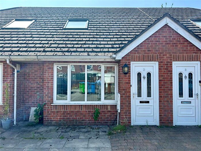 3 Bedroom Bungalow For Sale In Norfolk Gardens, Heywood, Greater Manchester, OL10