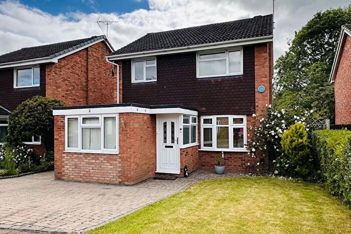 3 Bedroom Detached House To Rent In Dennett Close, Warwick, CV34