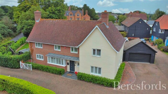 4 Bedroom Detached House For Sale In Maldon Road, Sandon, CM2