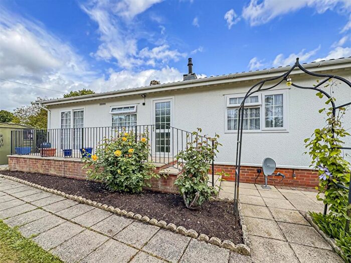 2 Bedroom Park Home For Sale In Willows Riverside Park, Windsor, SL4