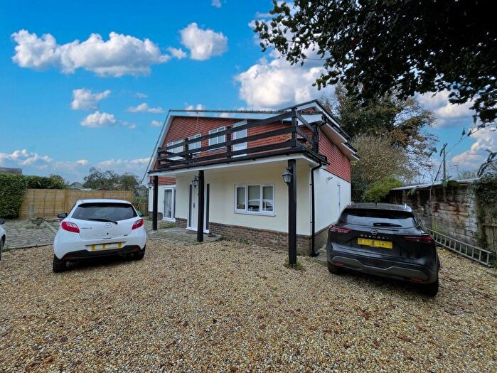 6 Bedroom Detached House For Sale In Wire Mill Lane, Newchapel, Lingfield, RH7