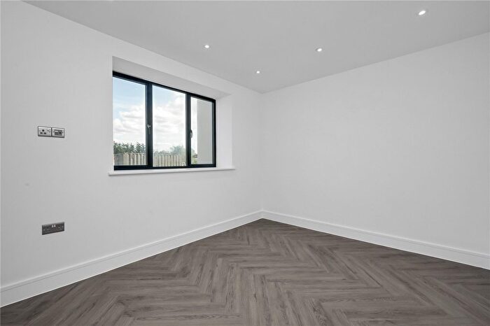 2 Bedroom Semi-Detached House For Sale In Stable Close, Wexham, Slough, SL3