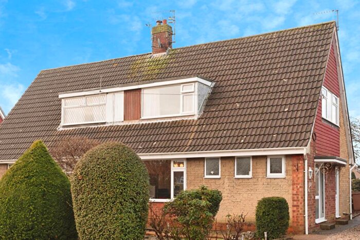 3 Bedroom Semi-Detached Bungalow For Sale In Beechdale, Cottingham, HU16