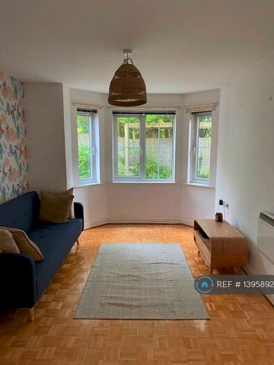 2 Bedroom Flat To Rent In Chelsfield Grove, Manchester, M21