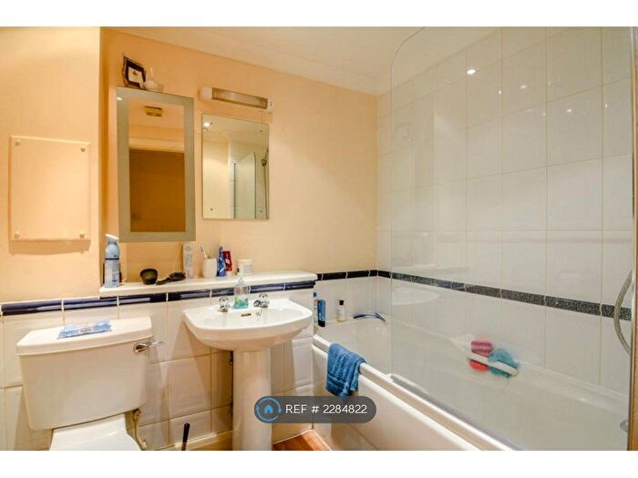 1 Bedroom Flat To Rent In Carraway Heights, London, E14