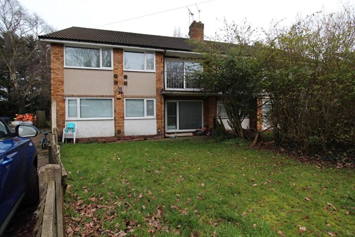 2 Bedroom Maisonette For Sale In Tile Cross Road, Birmingham, B33