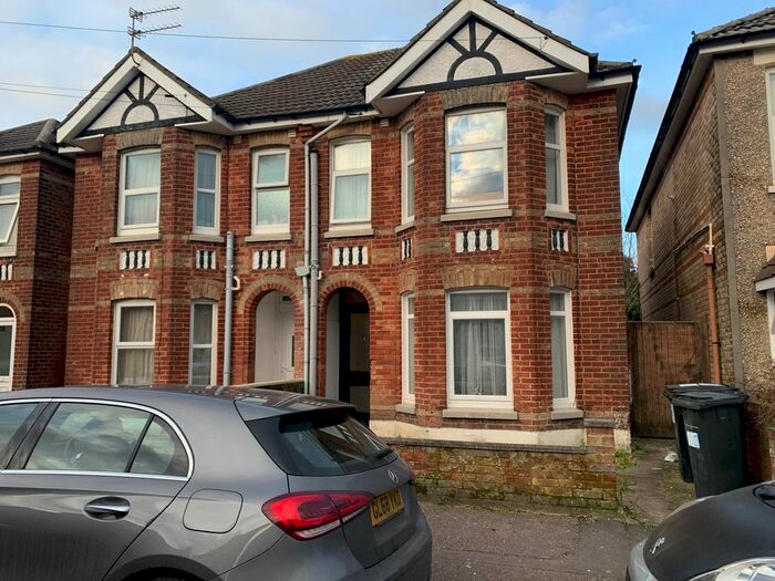 5 Bedroom Semi-Detached House To Rent In Cardigan Road, Winton, Bournemouth BH9