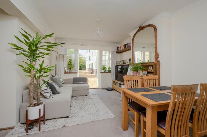 1 Bedroom Flat To Rent In Spencer Road, West Wimbledon, SW20