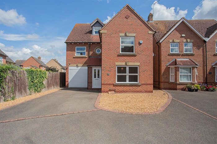 4 Bedroom Detached House For Sale In Dexter Way, Warmington, Peterborough, PE8