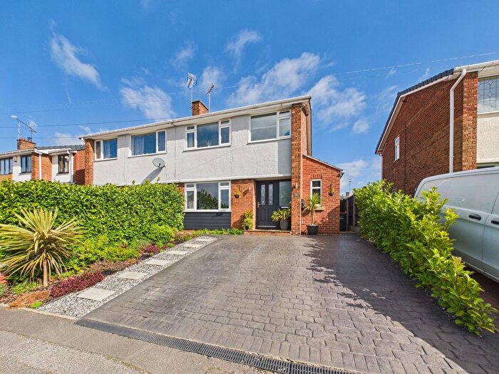 3 Bedroom Semi Detached House For Sale In Lindholme Way, Sutton In Ashfield, Nottinghamshire, NG17