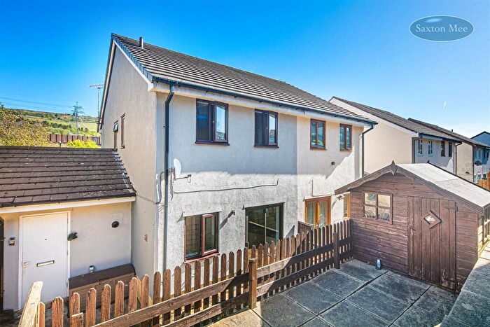 4 Bedroom Semi-Detached House For Sale In Paterson Close, Stocksbridge, Sheffield, S36