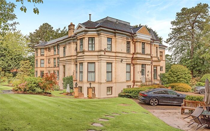 3 Bedroom Flat For Sale In Suffolk Road, Altrincham, Cheshire, WA14