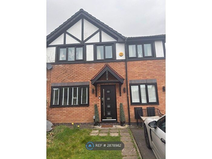 4 Bedroom Semi Detached House To Rent In Ridgecroft, Ashton-Under-Lyne, OL7