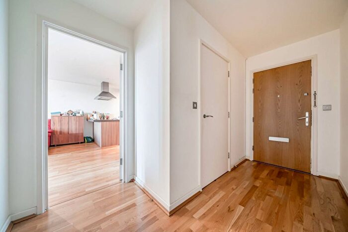 2 Bedroom Flat For Sale In Little Thames Walk, Greenwich, London, SE8