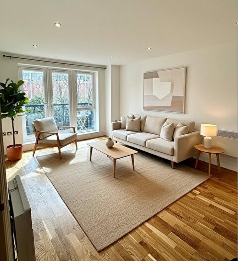 2 Bedroom Flat For Sale In Seven Kings Way, Kingston Upon Thames, Uk, KT2