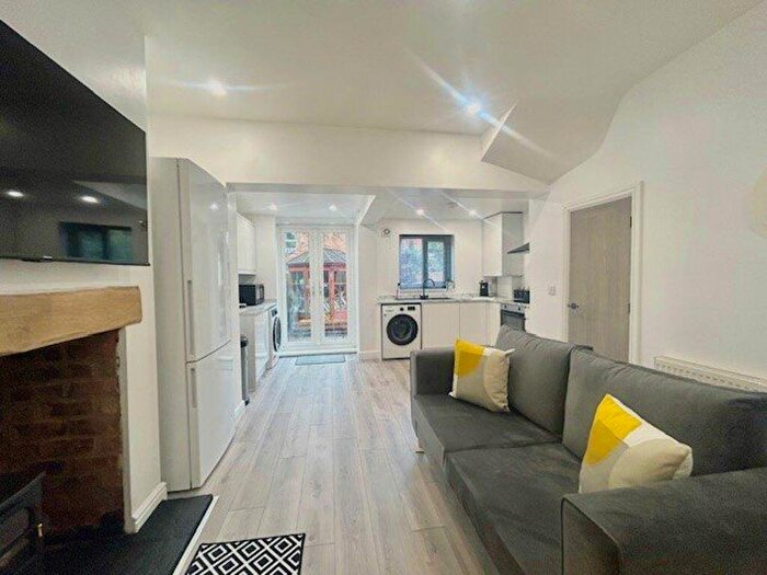 4 Bedroom House To Rent In Redshaw Street, Derby, DE1