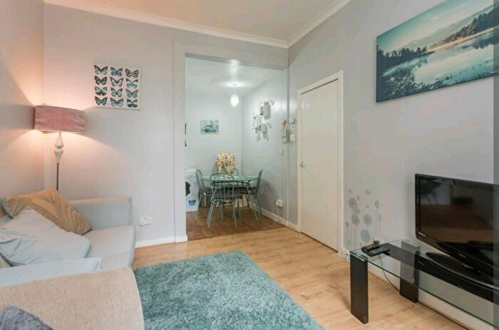 1 Bedroom Flat To Rent In Smithfield Street, Gorgie, Edinburgh, EH11