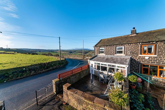 2 Bedroom End Of Terrace House For Sale In Cross Heights, Scholes, HD9