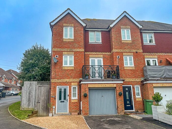 4 Bedroom Semi-detached House For Sale In Helmsman Rise, St Leonards-On-Sea, TN38