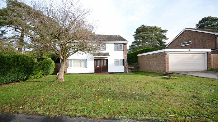 4 Bedroom Detached House To Rent In Dukes Mead, Fleet, GU51