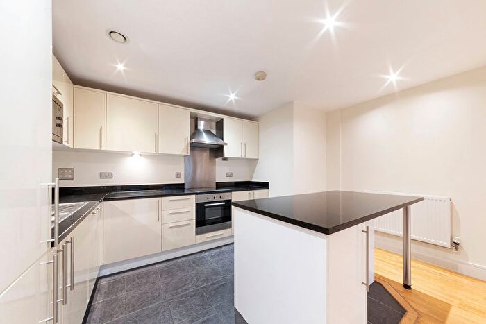 3 Bedroom Flat To Rent In Indescon Square, London, E14