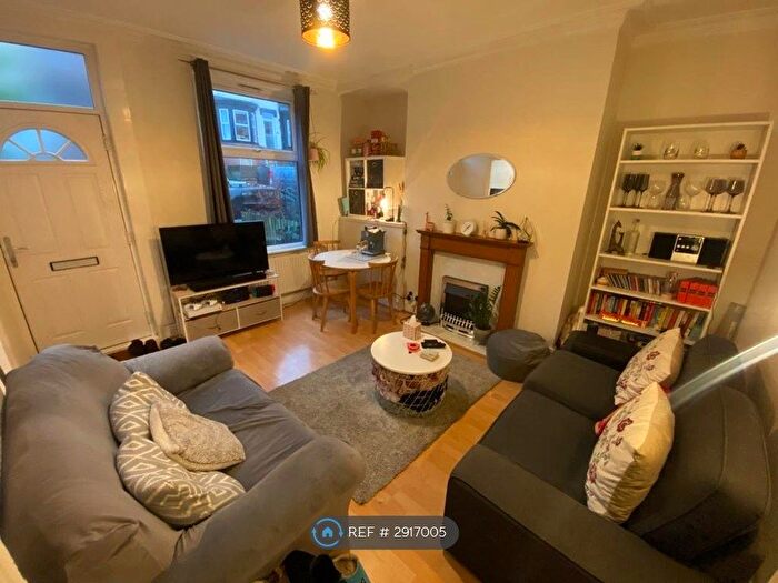 2 Bedroom Terraced House To Rent In Highbury Terrace, Leeds, LS6