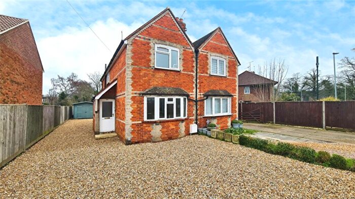 3 Bedroom Semi-Detached House To Rent In Butts Hill Road, Woodley, Reading, RG5