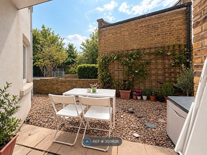 2 Bedroom Flat To Rent In Augustine Bell Tower, London, E3