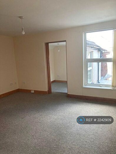 2 Bedroom Flat To Rent In Gloucester Road, Bristol, BS7