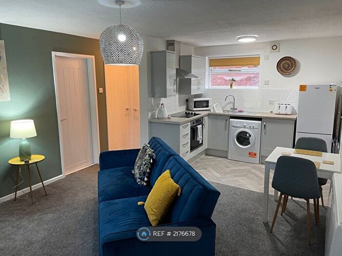 1 Bedroom Flat To Rent In Greenheath Road, Hednesford, Cannock, WS12