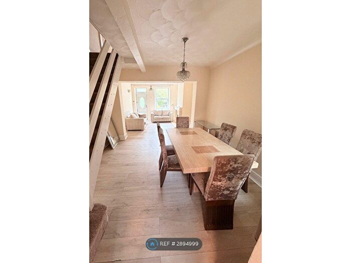 3 Bedroom Terraced House To Rent In Doncaster Road, Barnsley, S73