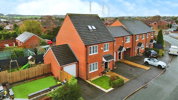 5 Bedroom Detached House For Sale In Holloway Court, Wolverhampton, WV5